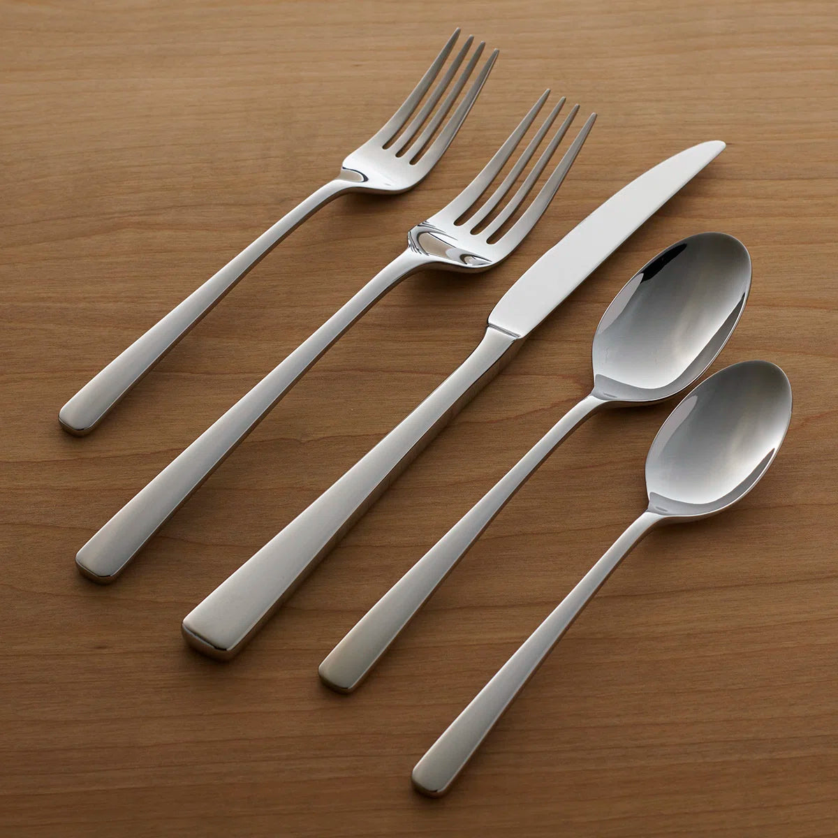 Oneida Doublet 20 Piece Everyday Flatware Set, Service For 4