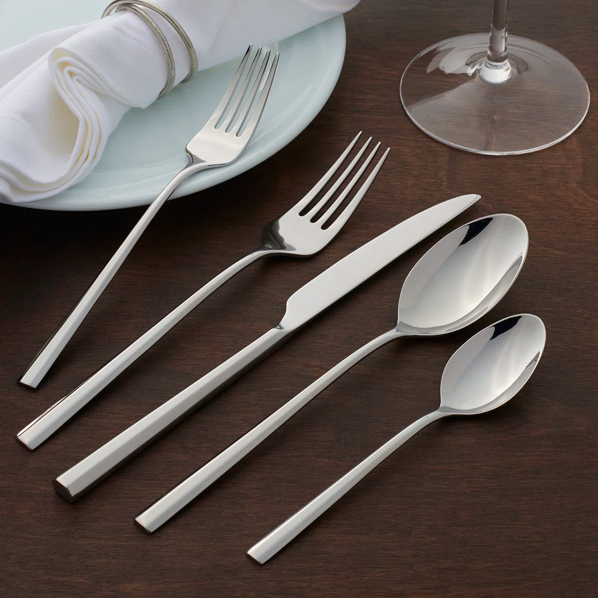 Oneida Doublet 20 Piece Everyday Flatware Set, Service For 4